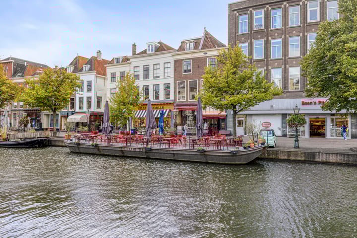 Dwars Koornbrugsteeg 8 in Leiden foto