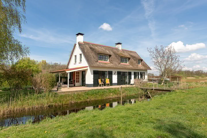 Dwarsdijk 32 dans Tienhoven photo