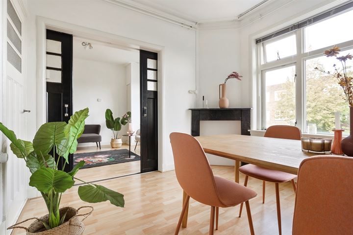 E. Thomassen à Thuessinklaan 35a en Groningen foto