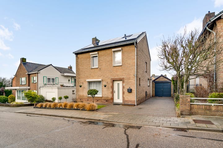 Eburonenstraat 1 en Meerssen foto