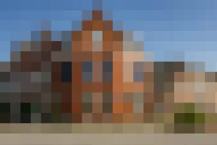 Eemskanaal 2 in Groningen