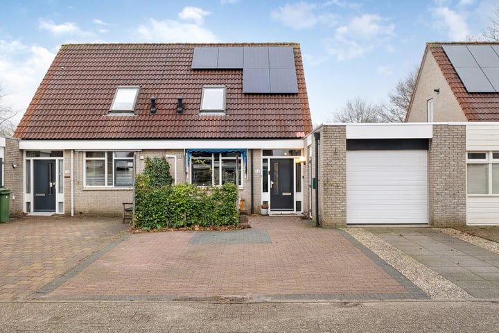 Eendenveld 58 en Emmen foto