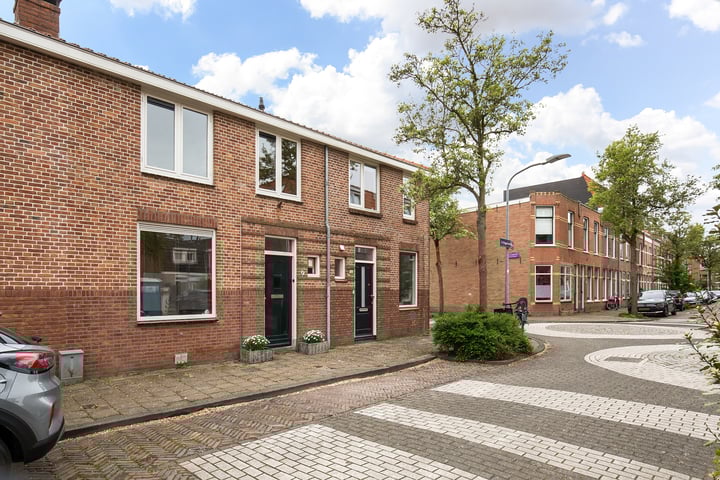 Eerste Hogerwoerddwarsstraat 9 in Haarlem photo