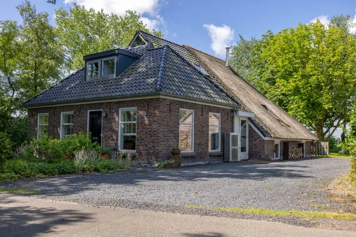 Eesterweg 44 en Doezum