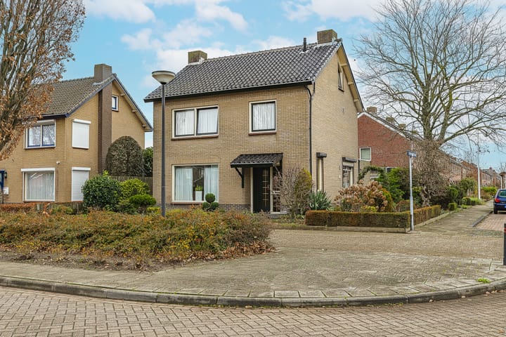 Eikenlaan 42 in Zundert photo