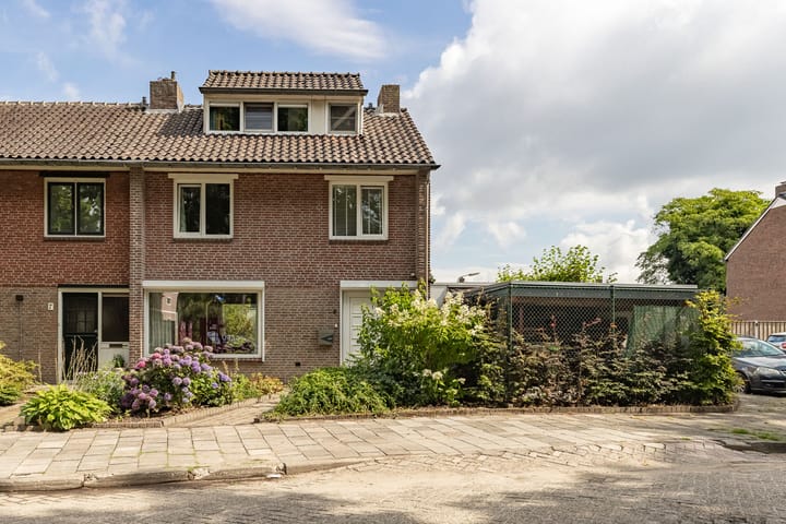 Eikenlaan 9 in Roosendaal Foto