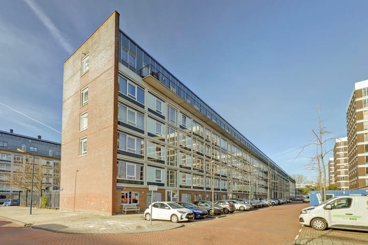 Ekingenstraat 186 in Amsterdam photo