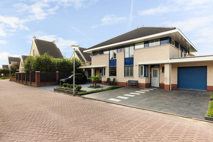 Elbe 7 in Nieuwerkerk aan den IJssel Foto