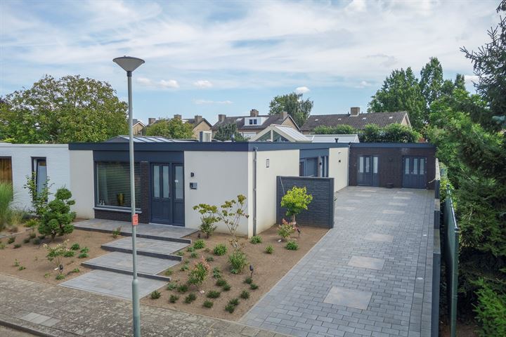 Elisabethstraat 13 in Linne photo