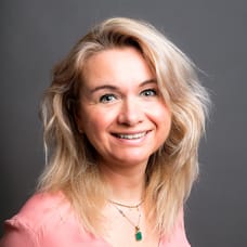 Photo of Elise Schaaps