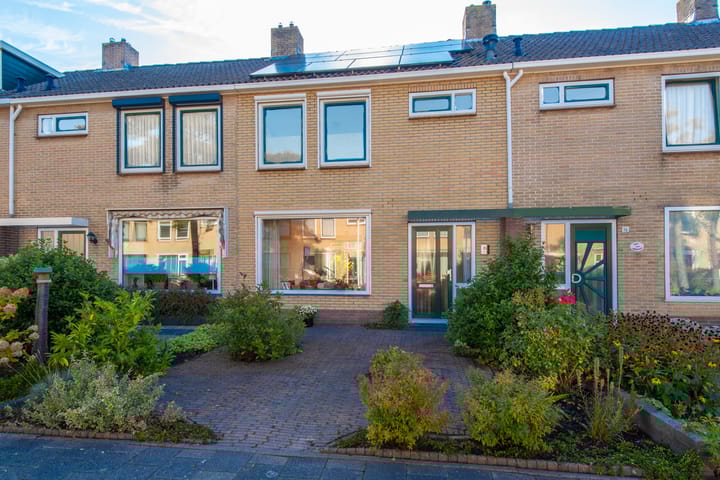 Photo of property Elzenlaan 18, Heerhugowaard
