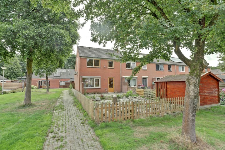 Elzenlaan 18 in Emmer-Compascuum Foto