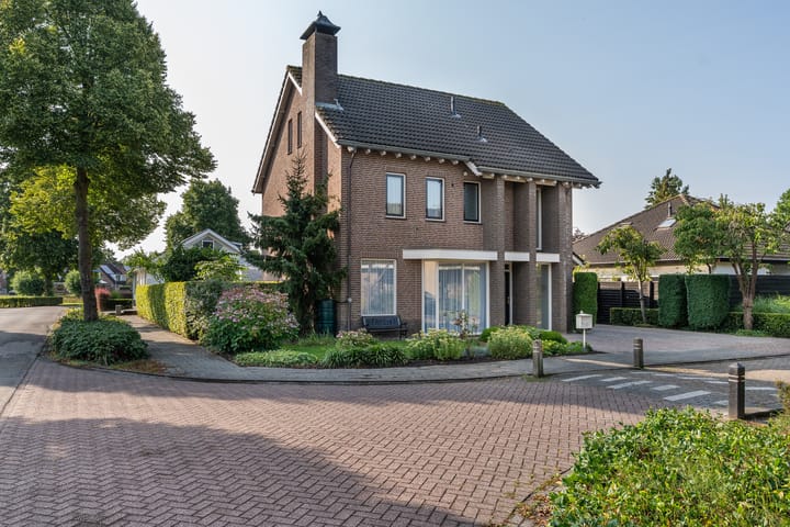 Elzenstraat 1 in Kerkdriel Foto