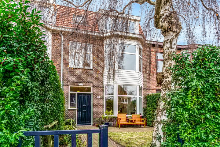 Emmalaan 8 in Haarlem