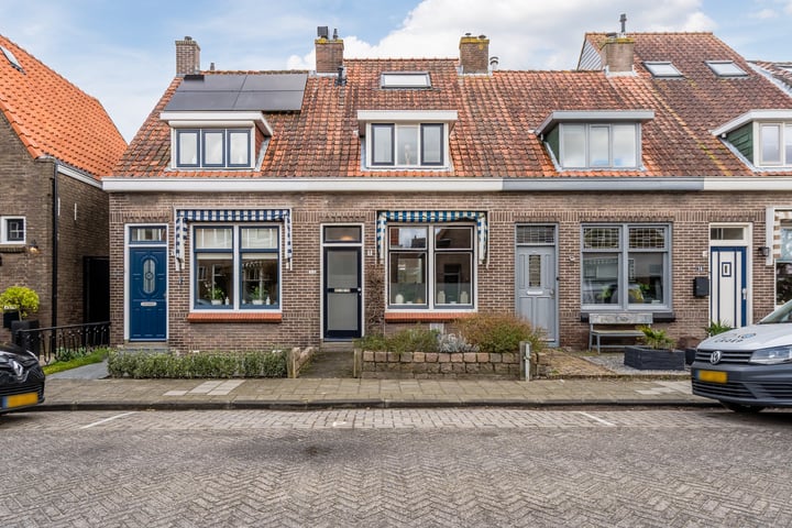 Emmastraat 30 en Oud-Beijerland foto