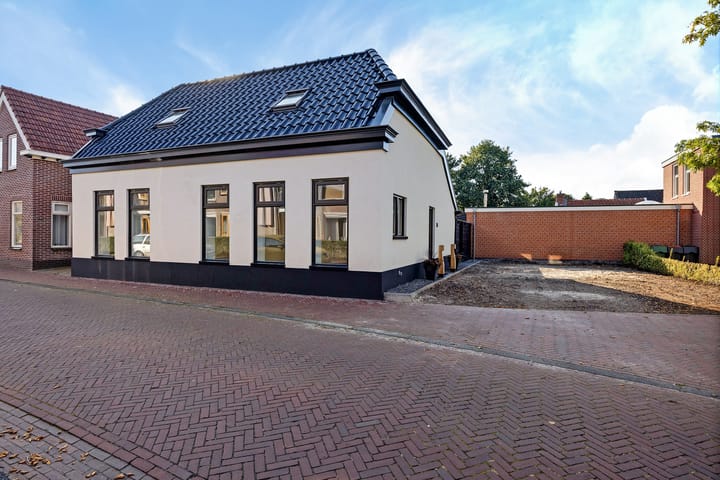 Engelstilstraat 24 dans Winschoten photo