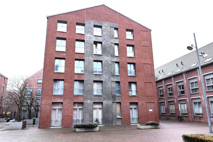 Erasplaats 28 in Tilburg Foto