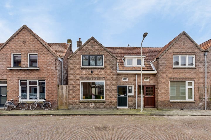 Ernst Casimirstraat 8 in Sneek Foto