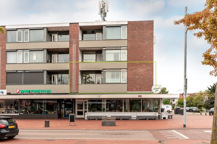 Esdoornlaan 2 in Zwanenburg