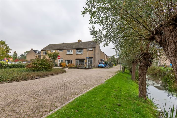 Photo of property Esdoornstraat 2, Schelluinen