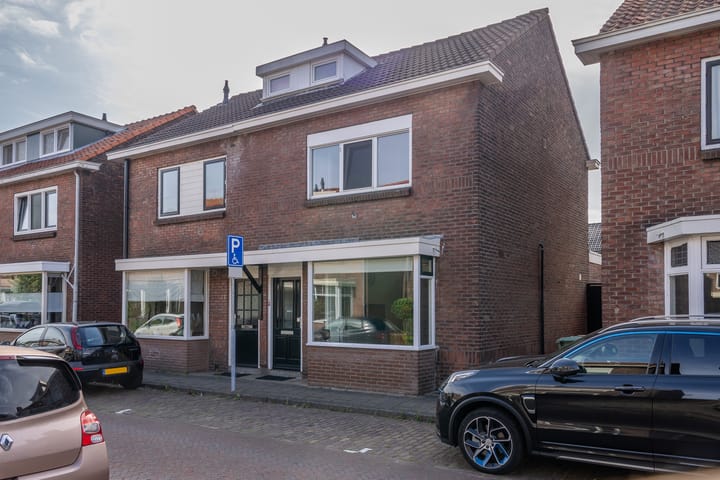 Esdoornstraat 25 in Enschede photo