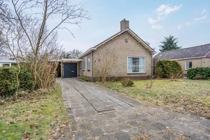 Esdoornstraat 8 Roden