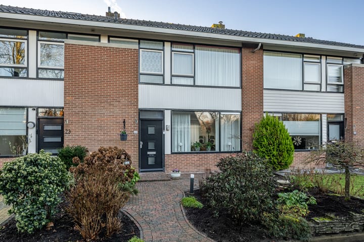 Photo of property Essenlaan 25, Middelharnis