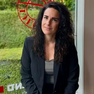 Photo of Esther Raven