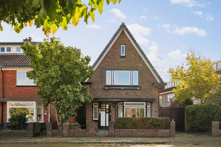 Everhard van Bronkhorststraat 2 in Deventer photo