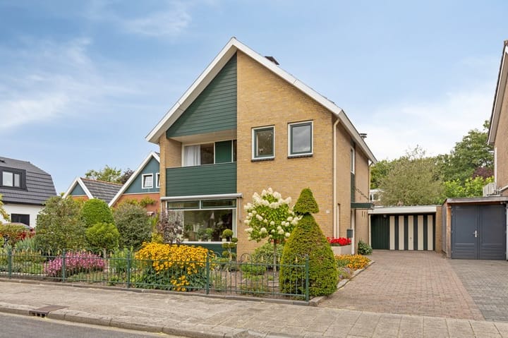 Evertsenstraat 13 in Haaksbergen photo