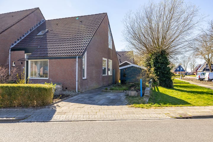 F. Cleveringastraat 13 in Wehe-den Hoorn Foto