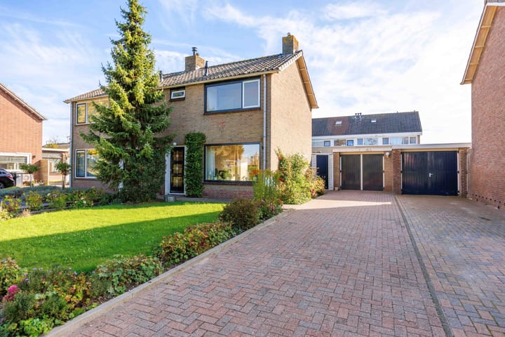 Farmsumerzijl 15 in Farmsum Foto