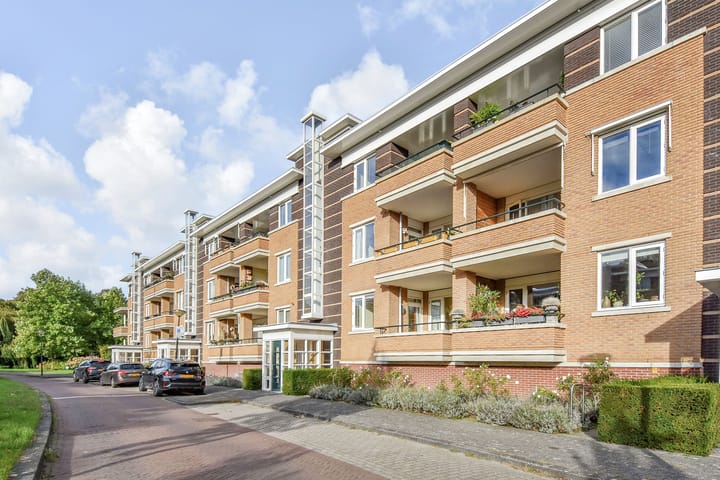 Floris Arntzeniusplein 103 dans 's-Gravenhage photo