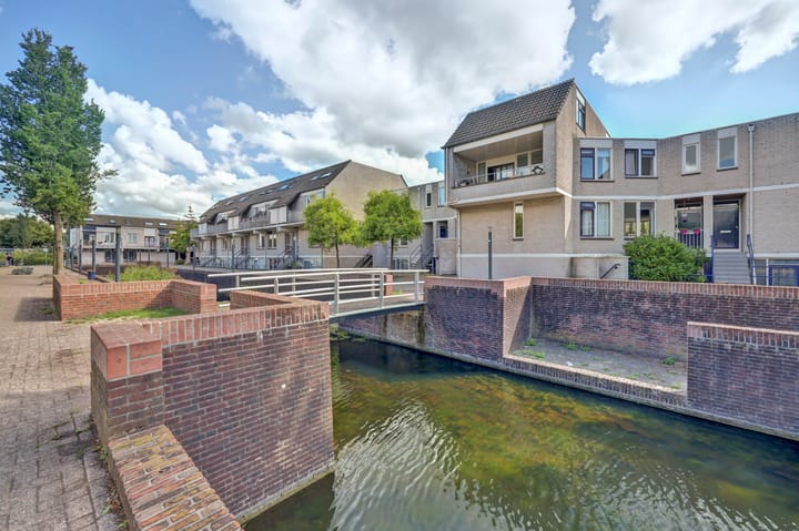 Floris Burgwal 151 in Capelle aan den IJssel foto