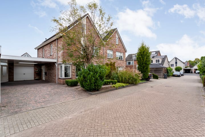 Photo of property Fluitekruid 16, Hardenberg