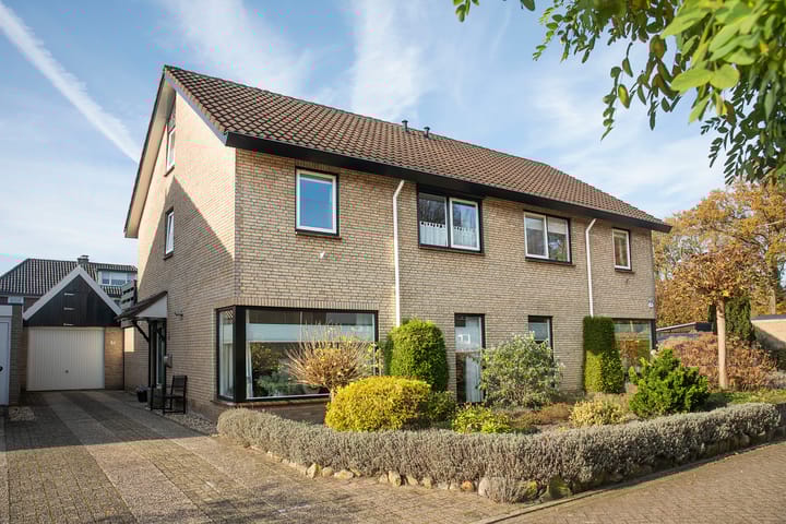 Fluweelstraat 21 dans Borne photo