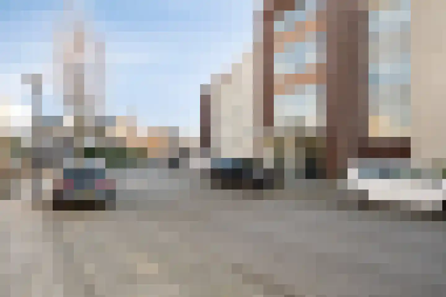 Forum 44 Born thumbnail 4