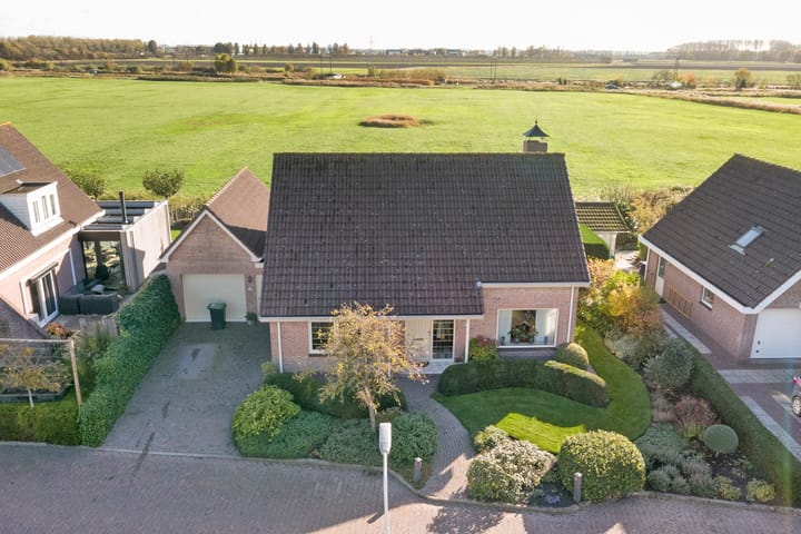 Photo of property Frank van Borsselenstraat 39, 's-Heer Hendrikskinderen