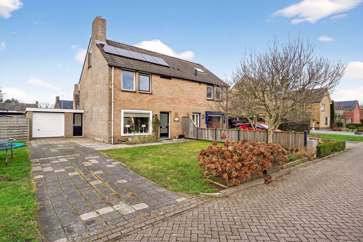 Photo of property Frederik Hendrikstraat 19, Vroomshoop