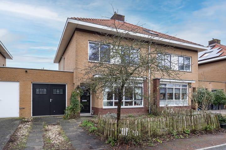 Photo of property Frederik van Eedenstraat 11, Sommelsdijk