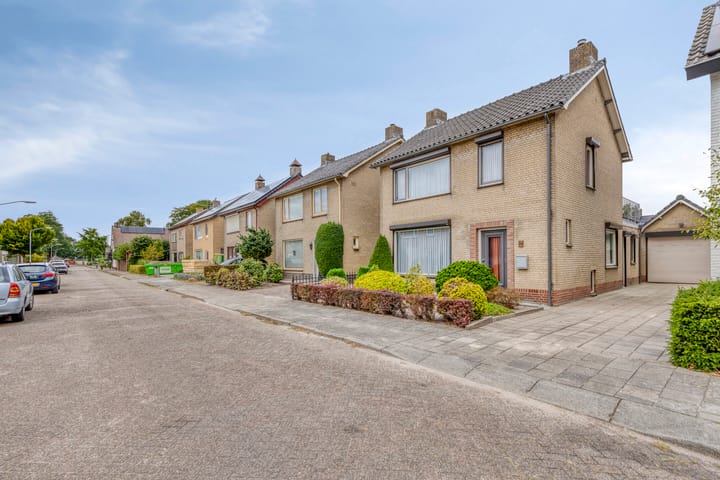 Photo of property Fresiastraat 62, Made