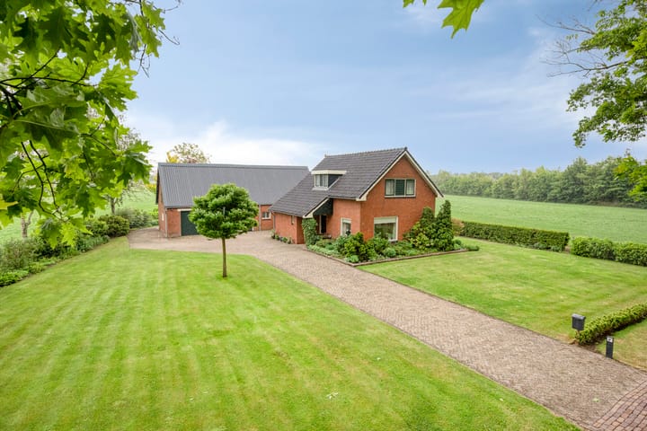 Frieswijkerweg 6A en Schalkhaar foto