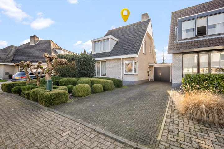 Photo of property Fuchsiaberg 16, Roosendaal