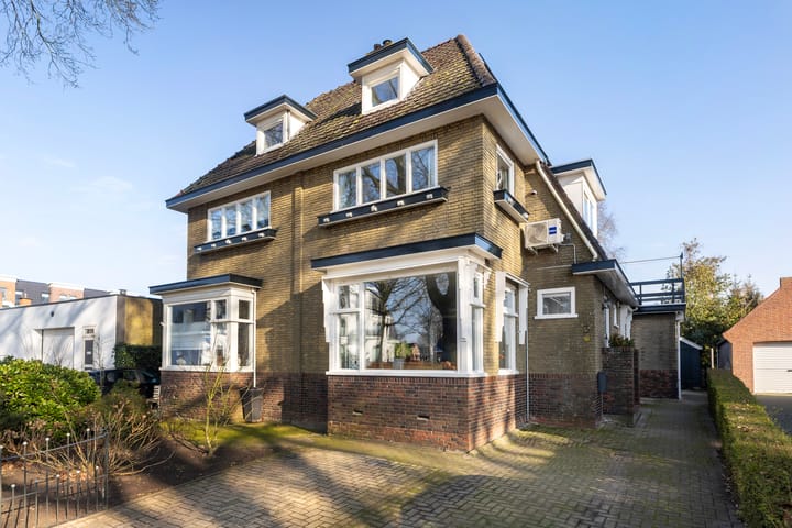 G.W. Navislaan 3 in Burgum