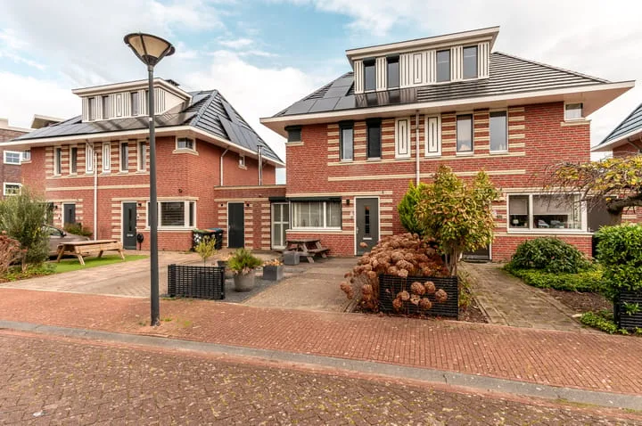 Galjoen 08 08 49 Lelystad