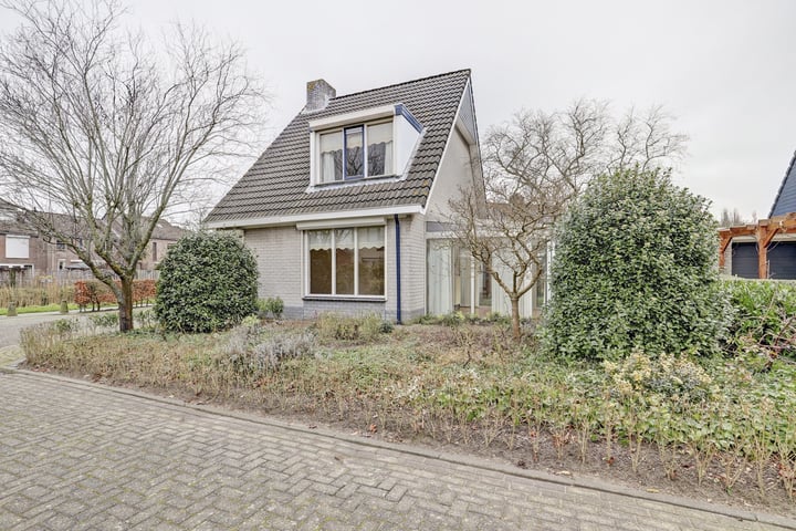 Gebroeders Delhezstraat 1 in Steenbergen Foto