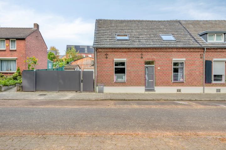 Gebroek 32 en Roermond foto