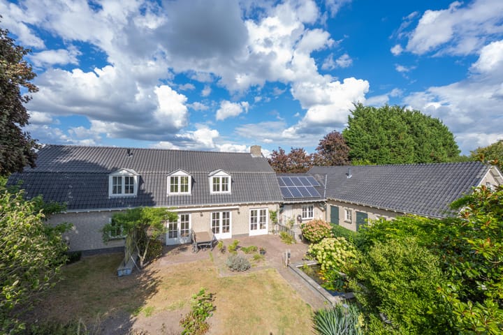 Geerstraat 1 in Boven-Leeuwen Foto