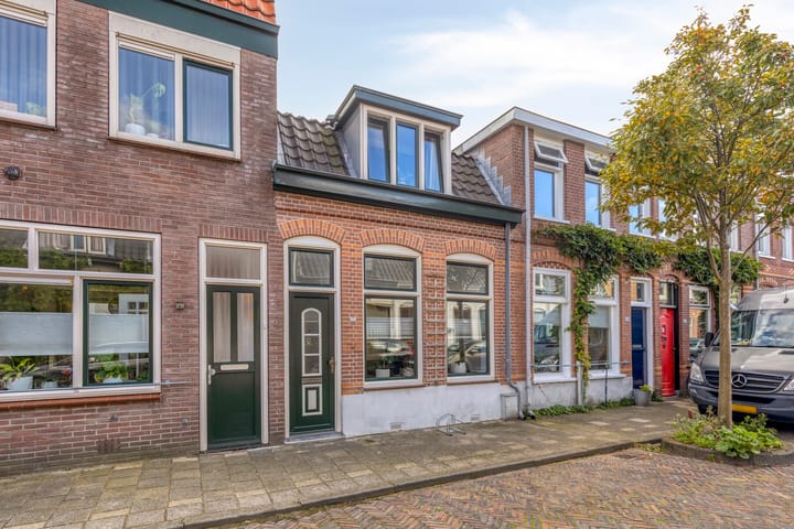 Generaal Bothastraat 122 in Haarlem photo