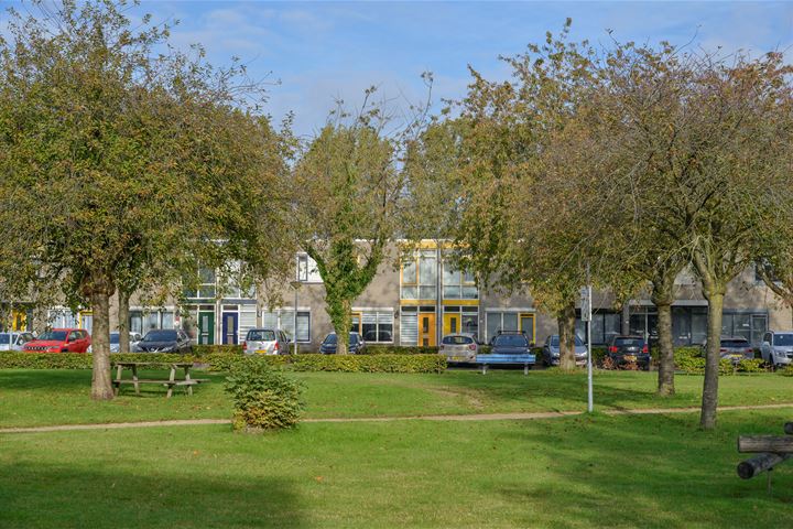 Genèvestraat 25 en Almere foto